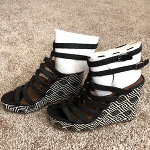 Lucky Brand “Labelle” platform Sandal